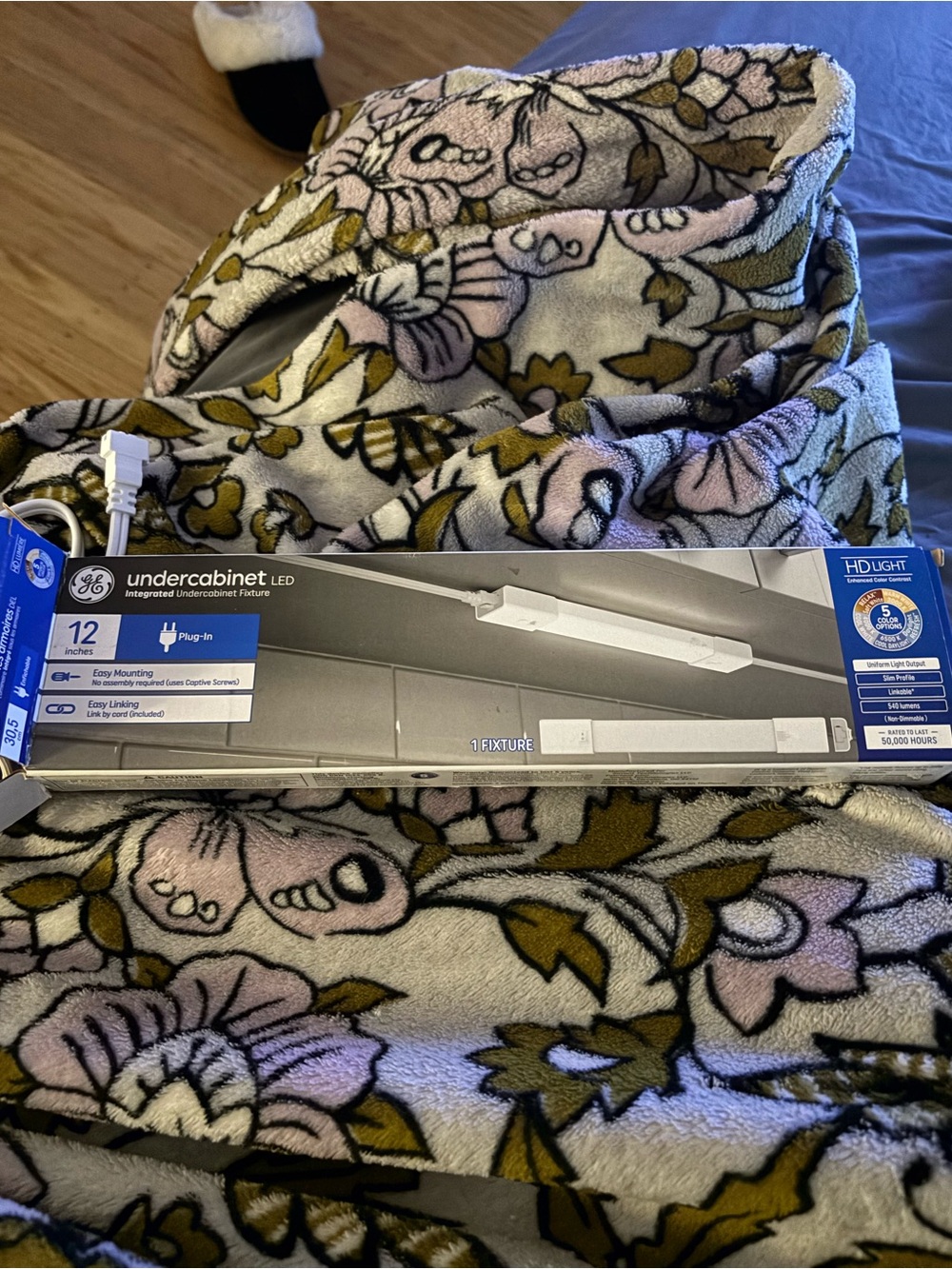 GE 12” Under Cabinet LED Light Fixture Plug-In 540 Lumens Warm White